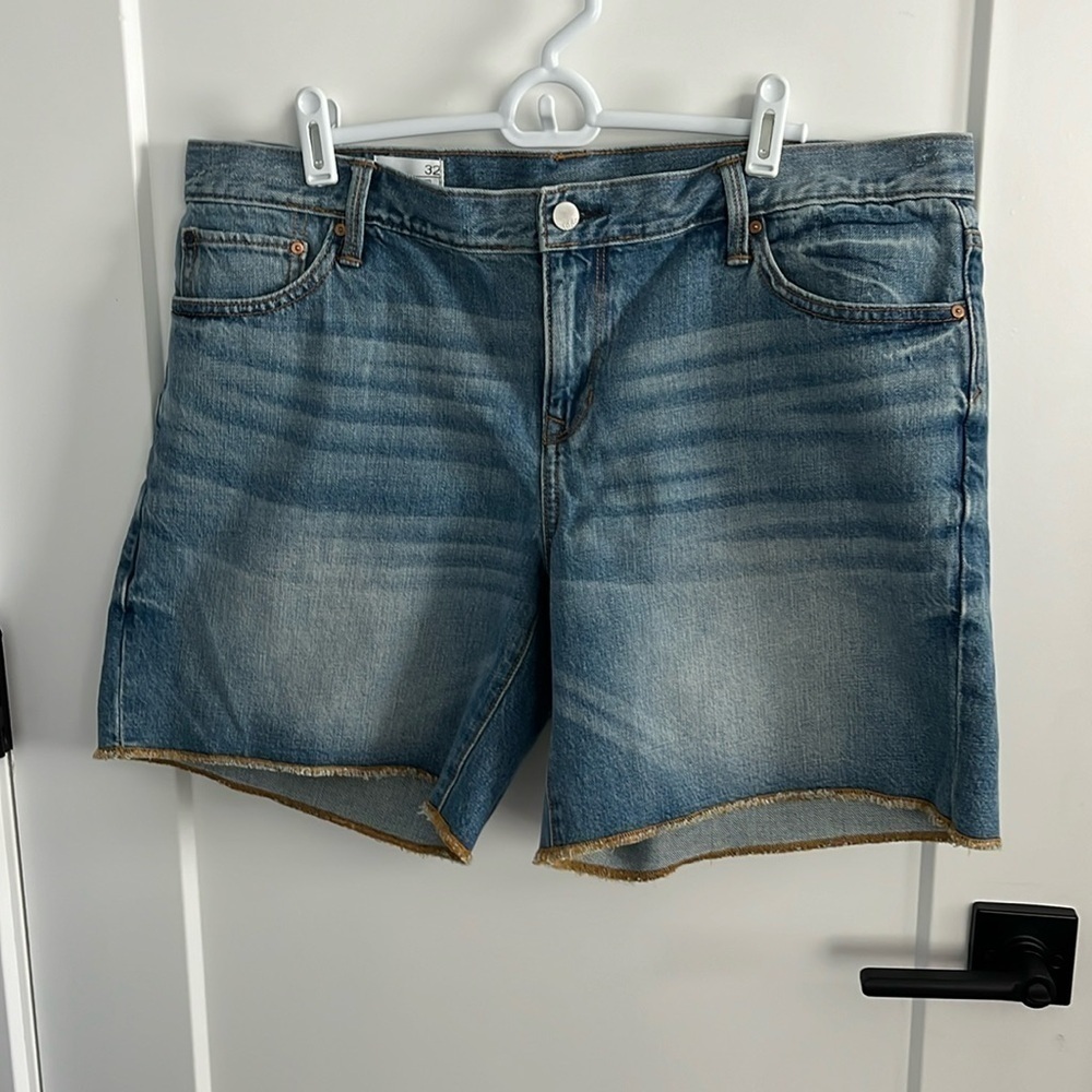Gap Sexy Boyfriend Jean Shorts Size 32 Like New 100% Cotton
